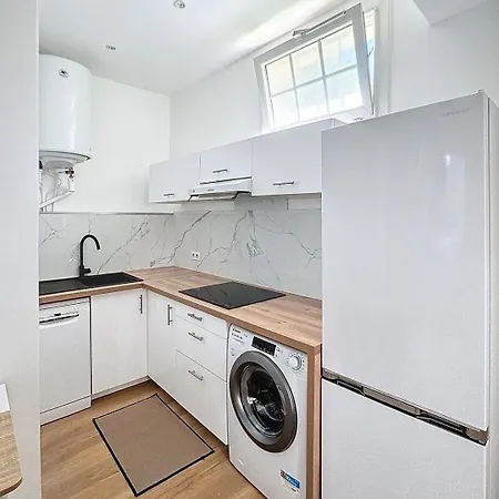 2 Pieces A 5 Minutes Des Plages Avec Parking アンティーブ